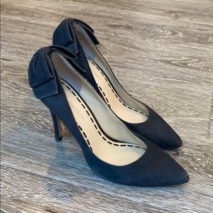 Enzo Angiolini bow heels